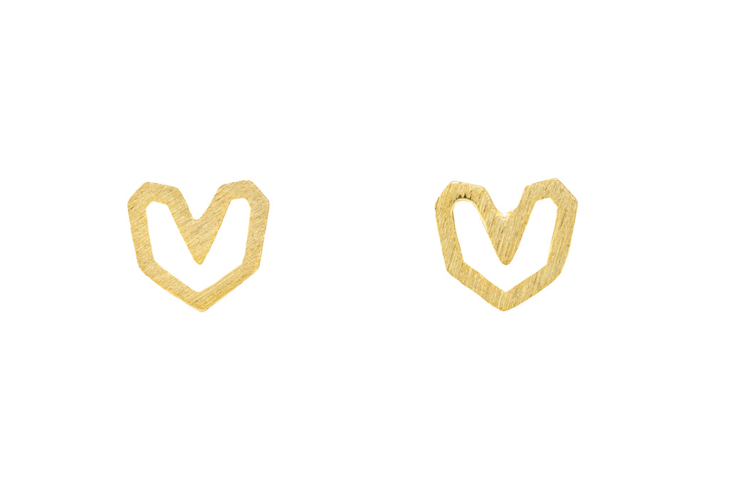 925 sterling silver stud earrings feature a brushed heart in gold plating
